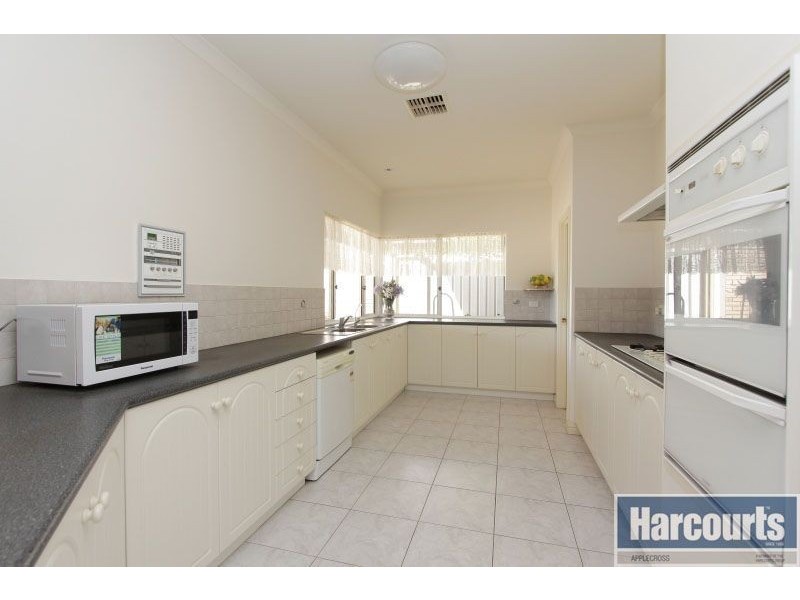 38 Houghton Way, Winthrop WA 6150