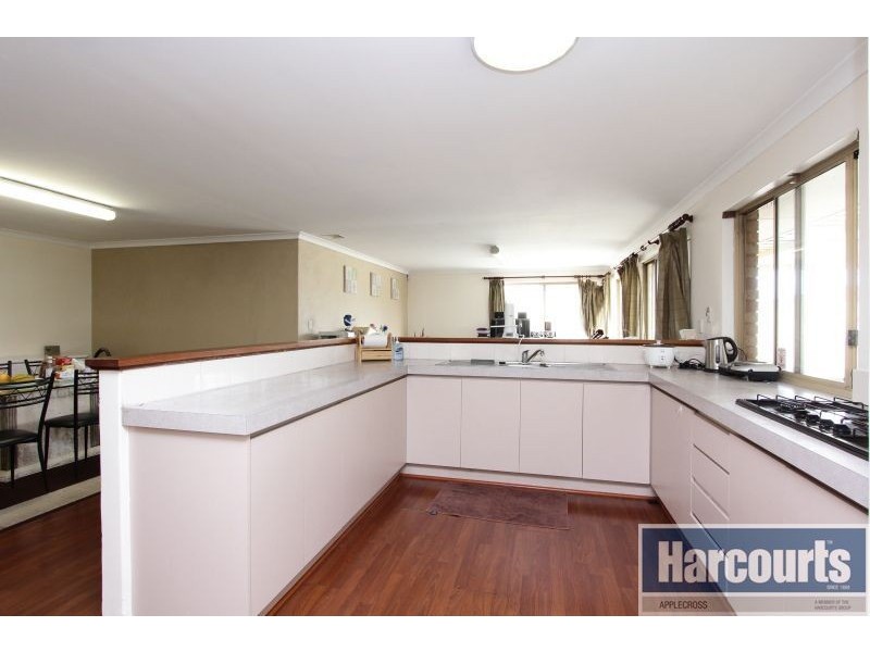 1 Pomaderris Place, South Lake WA 6164