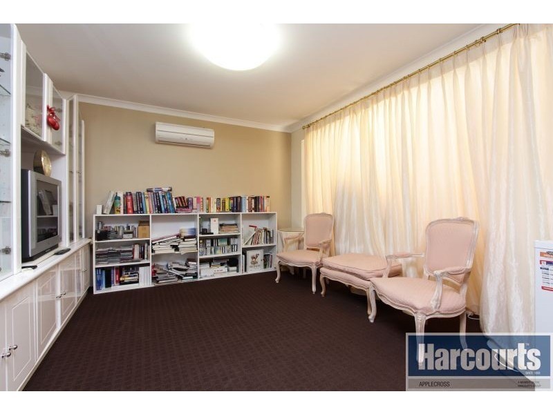 1 Pomaderris Place, South Lake WA 6164