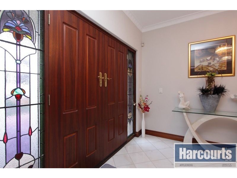 3 Roskhill Place, Applecross WA 6153