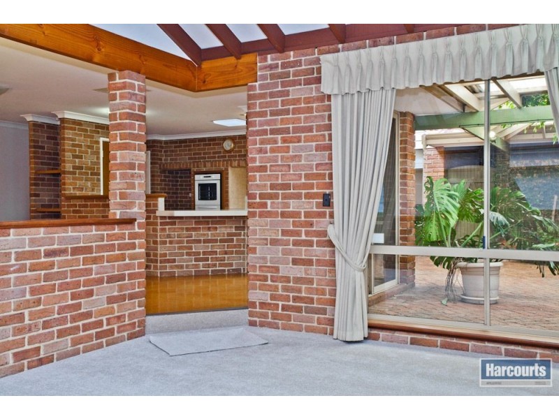 12 Richardson Arc, Winthrop WA 6150