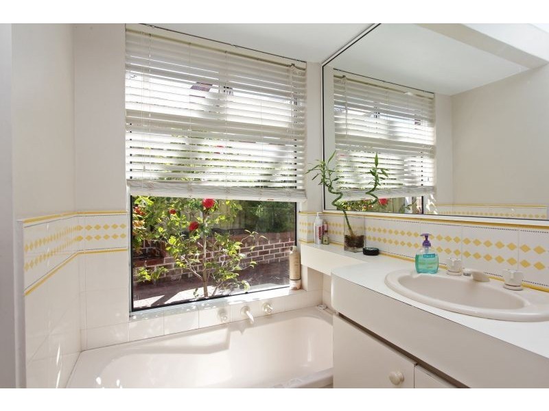 3 Watson Hill, Winthrop WA 6150