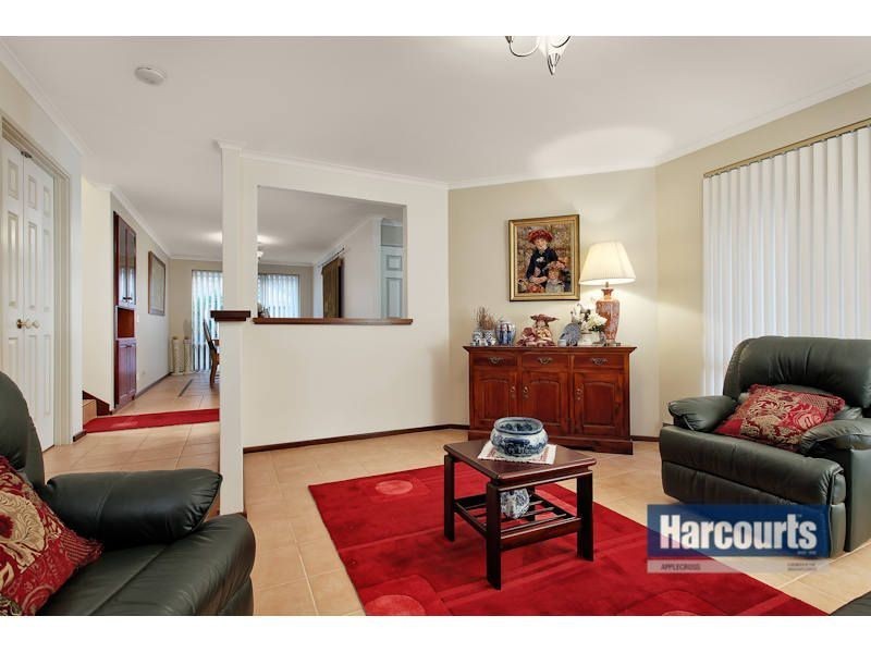 12 Burrows Place, Winthrop WA 6150