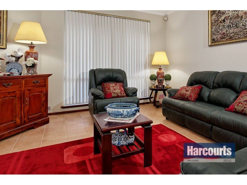 12 Burrows Place, Winthrop WA 6150