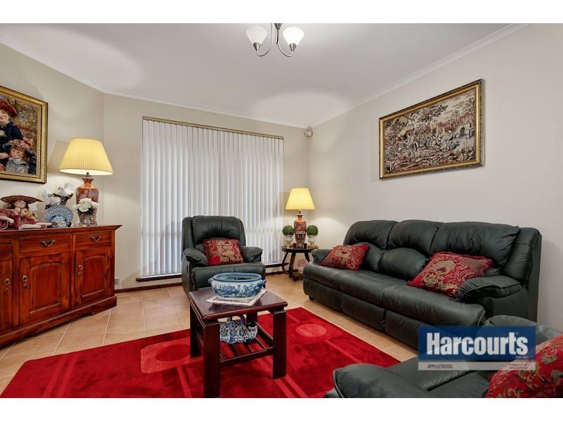 12 Burrows Place, Winthrop WA 6150