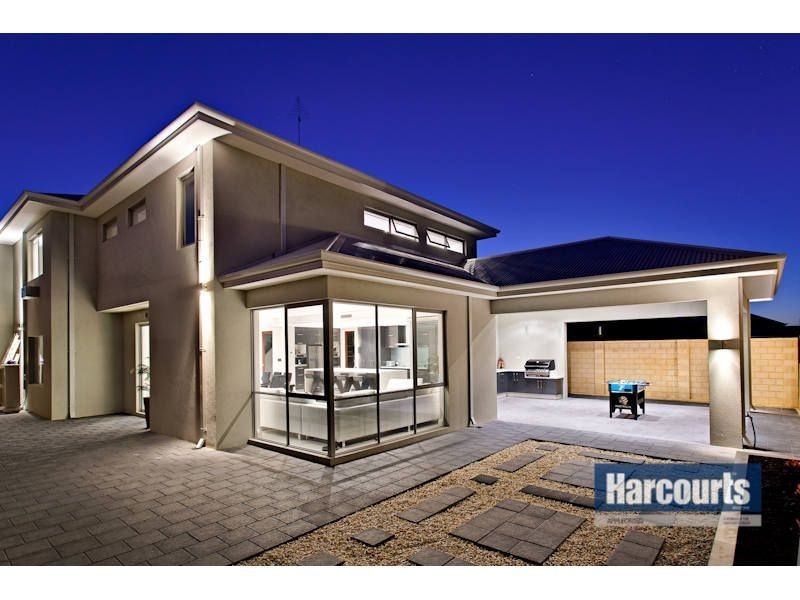 11 Newark Turn, North Coogee WA 6163