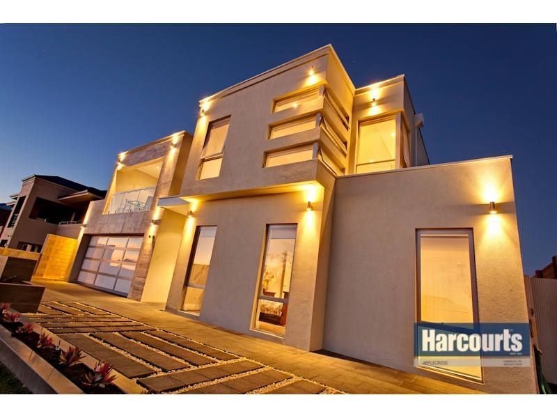 11 Newark Turn, North Coogee WA 6163