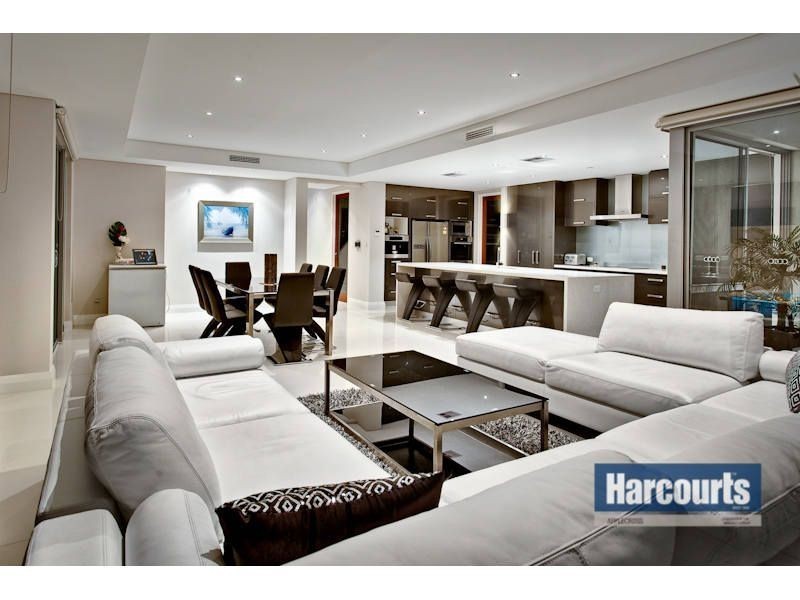 11 Newark Turn, North Coogee WA 6163