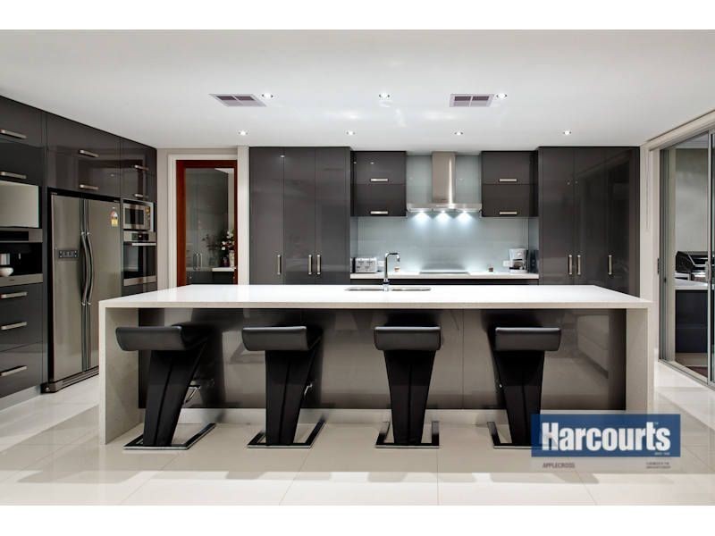 11 Newark Turn, North Coogee WA 6163