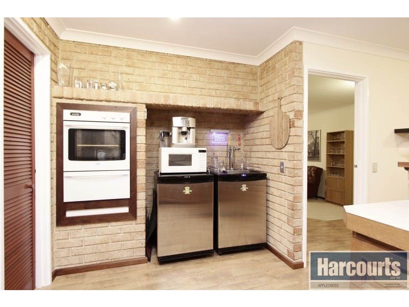 34 Blakers Ridge, Winthrop WA 6150