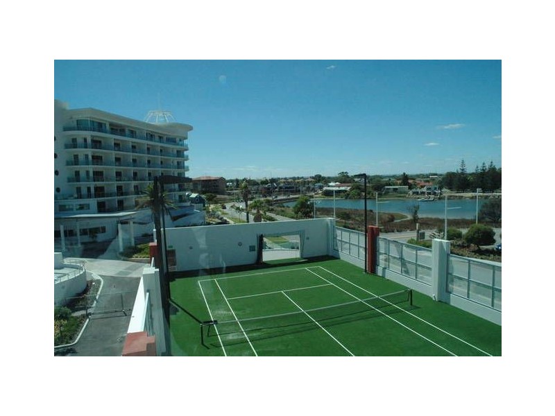 308/16 Dolphin Drive  ” Seashells Resort “, Mandurah WA 6210