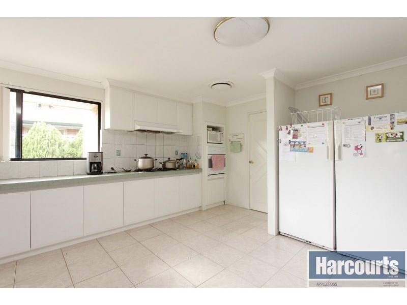 8 Keall Pass, Winthrop WA 6150