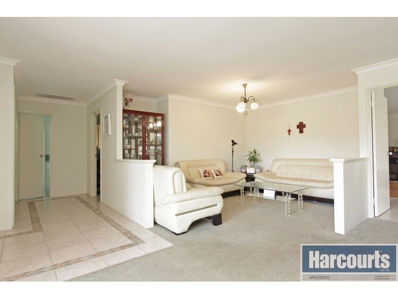 8 Keall Pass, Winthrop WA 6150