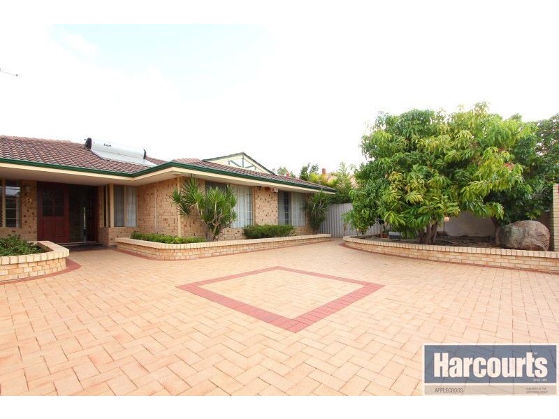 9 Barret-Lennard Parade, Winthrop WA 6150
