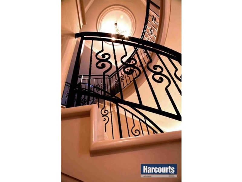9 Pearce Ridge, Winthrop WA 6150