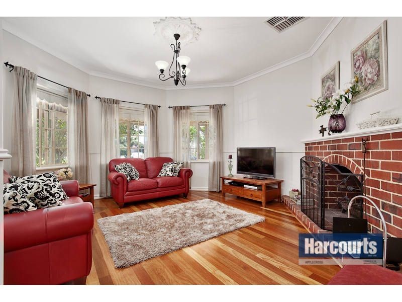 8 Kirwan Way, Winthrop WA 6150