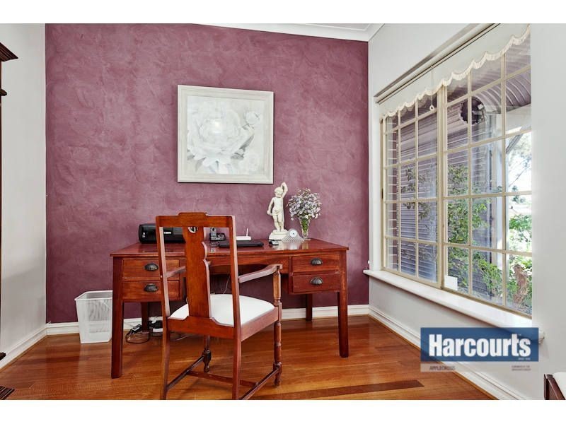 8 Kirwan Way, Winthrop WA 6150