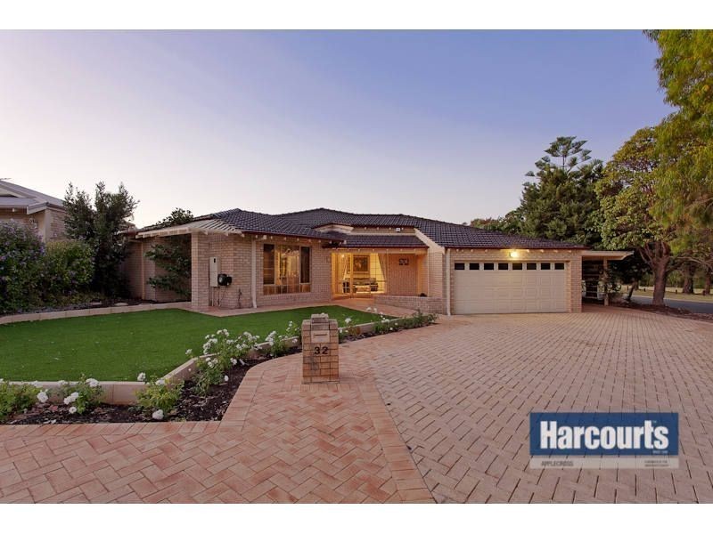 32 Sinclair Crescent, Winthrop WA 6150