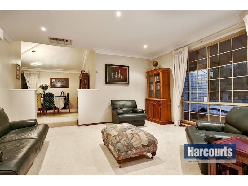 32 Sinclair Crescent, Winthrop WA 6150