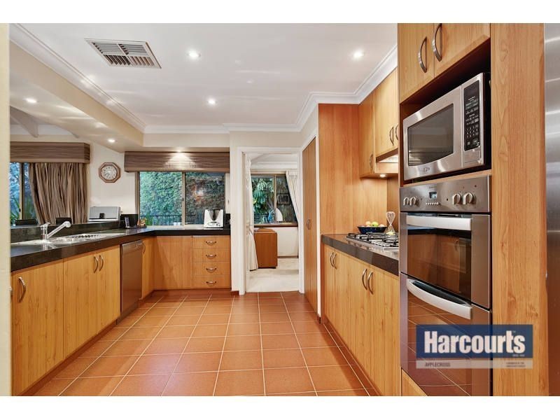 32 Sinclair Crescent, Winthrop WA 6150