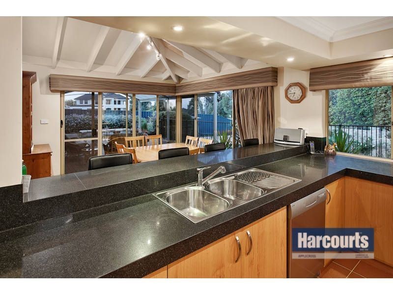 32 Sinclair Crescent, Winthrop WA 6150