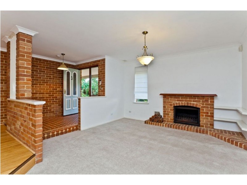 12 Richardson Arc, Winthrop WA 6150