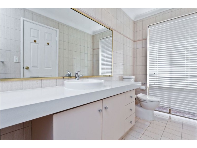 12 Richardson Arc, Winthrop WA 6150