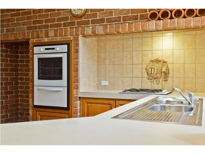 12 Richardson Arc, Winthrop WA 6150