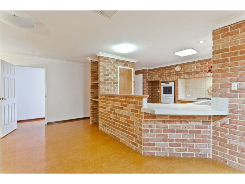 12 Richardson Arc, Winthrop WA 6150
