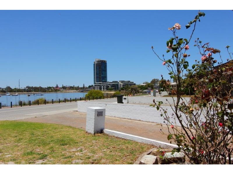 43A Canning Beach Road, Applecross WA 6153