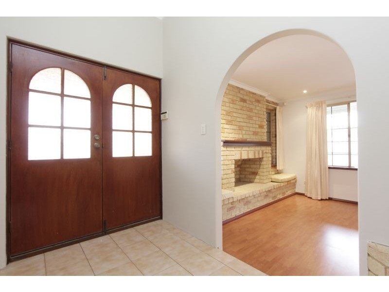 9 Barrett-Lennard Parade, Winthrop WA 6150