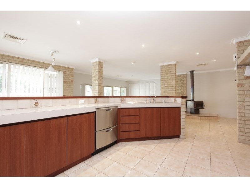 9 Barrett-Lennard Parade, Winthrop WA 6150
