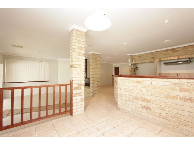 9 Barrett-Lennard Parade, Winthrop WA 6150