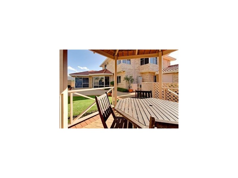 32 Lucraft Gardens, Winthrop WA 6150