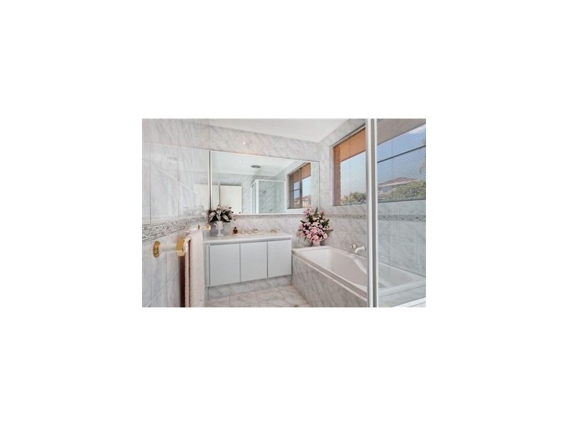 32 Lucraft Gardens, Winthrop WA 6150