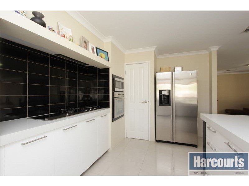 21 Hatherley Pde, Winthrop WA 6150