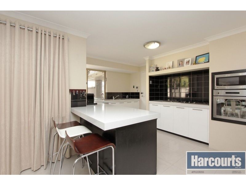 21 Hatherley Pde, Winthrop WA 6150