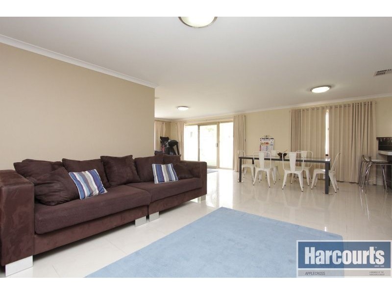 21 Hatherley Pde, Winthrop WA 6150