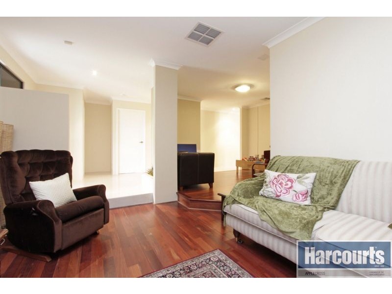 21 Hatherley Pde, Winthrop WA 6150