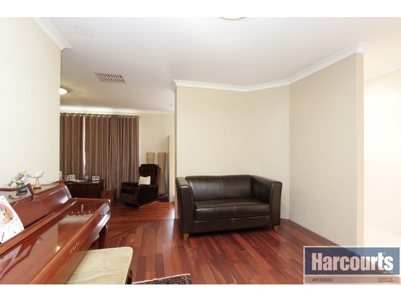 21 Hatherley Pde, Winthrop WA 6150