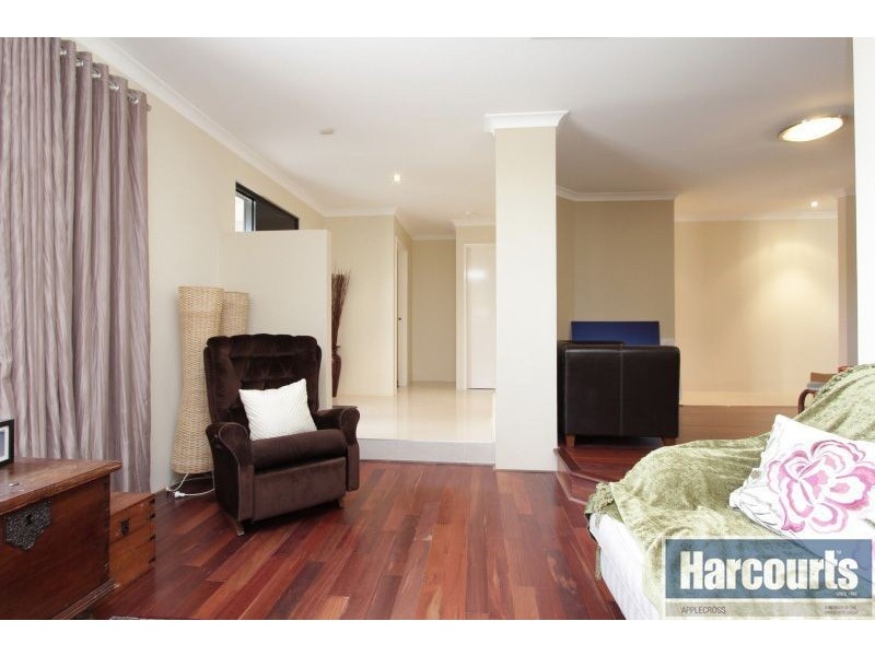 21 Hatherley Pde, Winthrop WA 6150