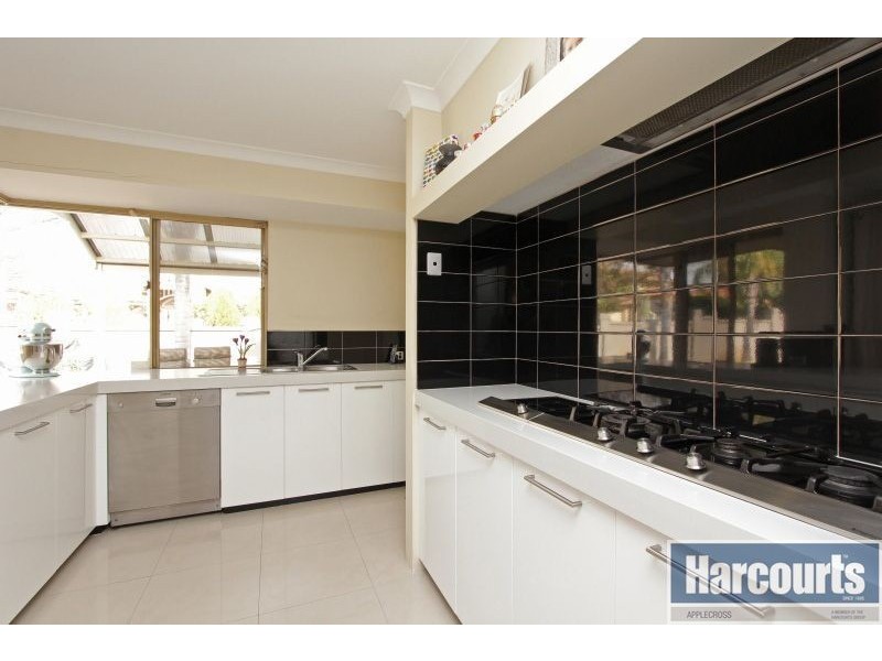 21 Hatherley Pde, Winthrop WA 6150