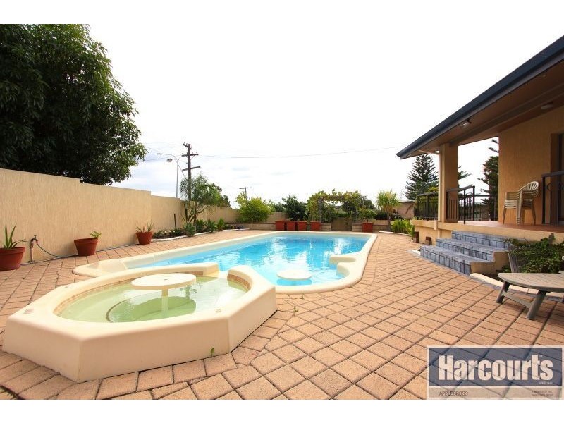 1 Portree Way, Ardross WA 6153