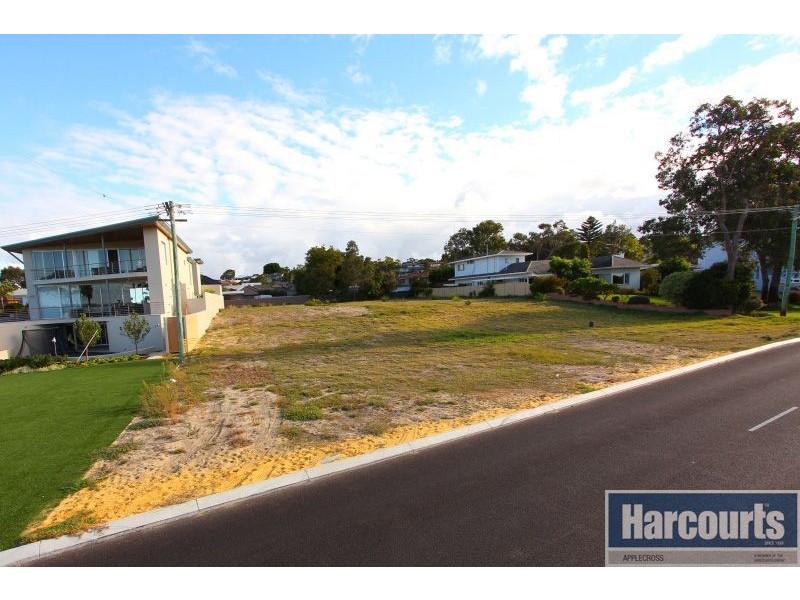 82 Burke Drive, Attadale WA 6156