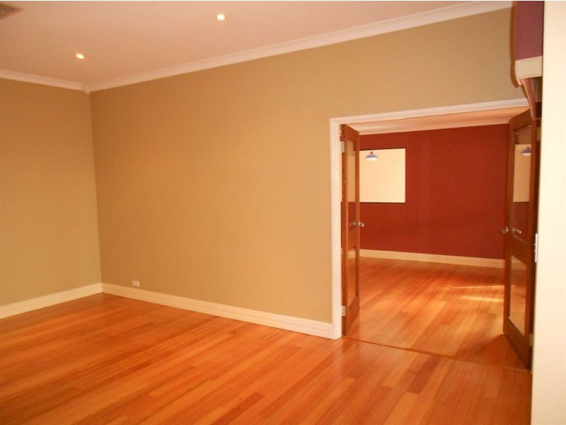12 Connaught Gardens, Canning Vale WA 6155