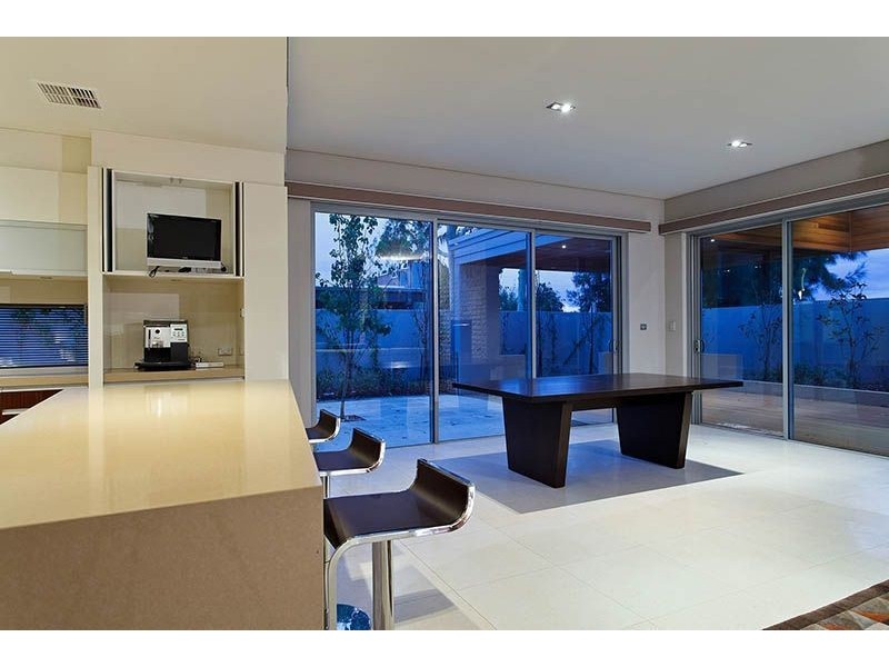 11 Lupin Hill Grove, Nedlands WA 6009