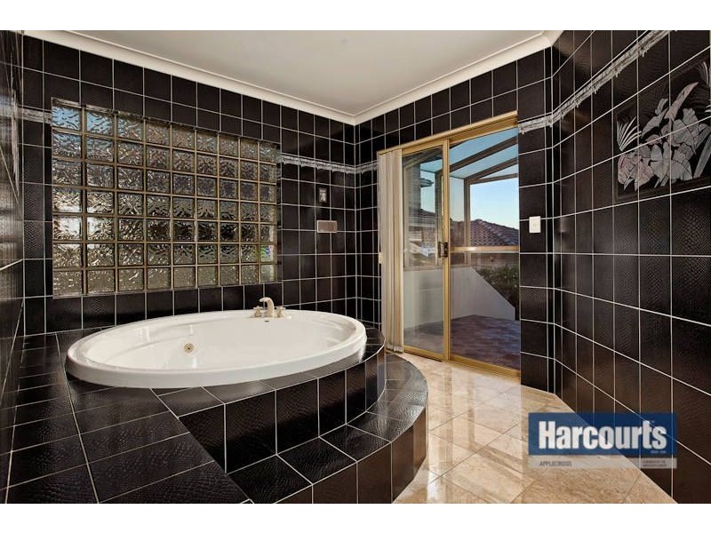 17 Riley Road, Kardinya WA 6163