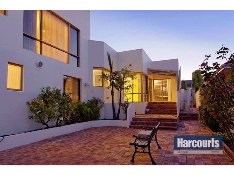 17 Riley Road, Kardinya WA 6163