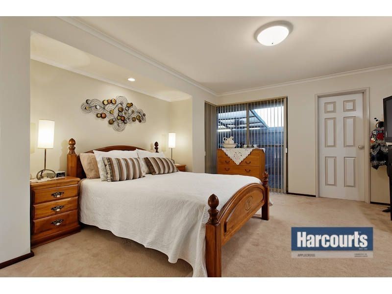 12 Burrows Place, Winthrop WA 6150