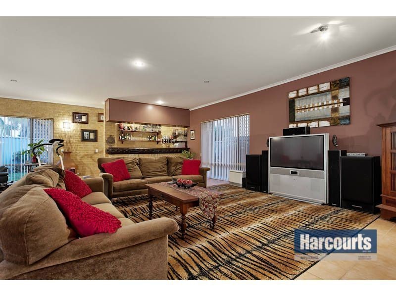 12 Burrows Place, Winthrop WA 6150